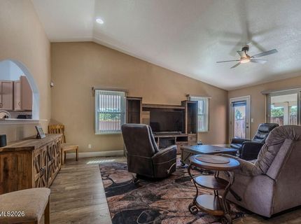 983 Julia Lane, Fernley, NV 89408 Photo