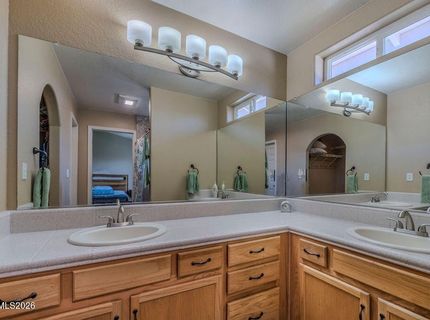 983 Julia Lane, Fernley, NV 89408 Photo