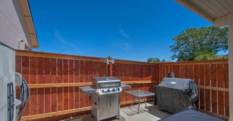 983 Julia Lane, Fernley, NV 89408 Photo