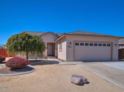 983 Julia Lane, Fernley, NV 89408 Photo