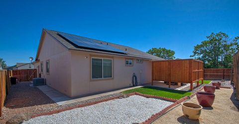 983 Julia Lane, Fernley, NV 89408 Photo