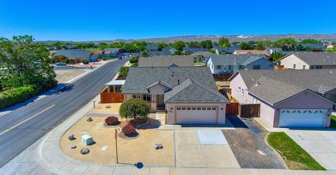 983 Julia Lane, Fernley, NV 89408 Photo