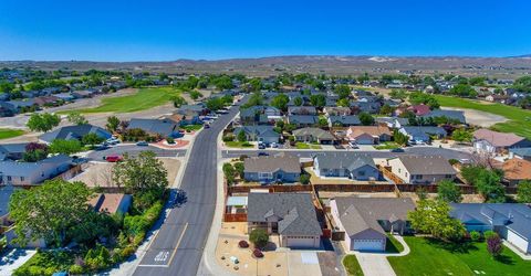 983 Julia Lane, Fernley, NV 89408 Photo