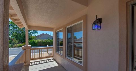 983 Julia Lane, Fernley, NV 89408 Photo