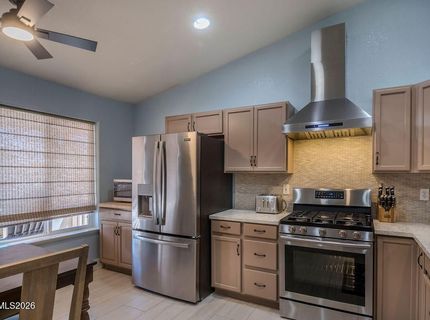983 Julia Lane, Fernley, NV 89408 Photo