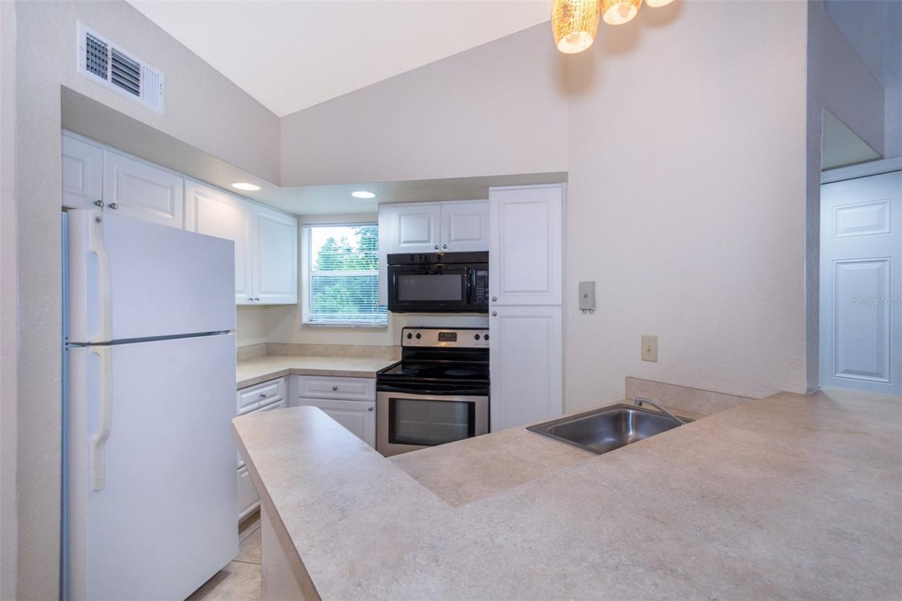 4504 Commander Drive , Unit 1828, Orlando, FL 32822 Photo
