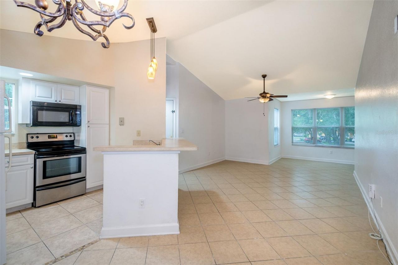 4504 Commander Drive , Unit 1828, Orlando, FL 32822 Photo