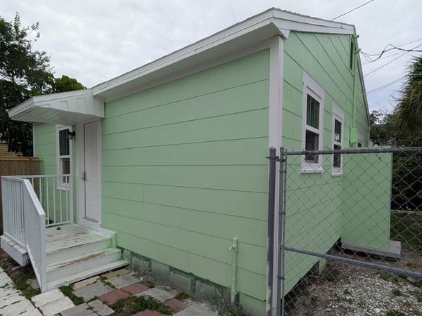 1834 28TH AVENUE N, ST PETERSBURG, FL 33713