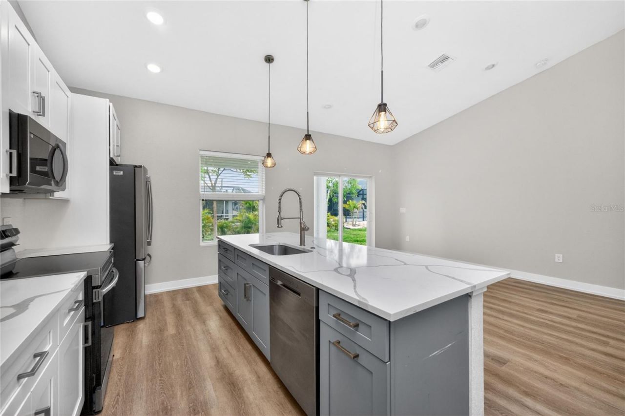 105 Cottage Place , Rotonda West, FL 33947 Photo
