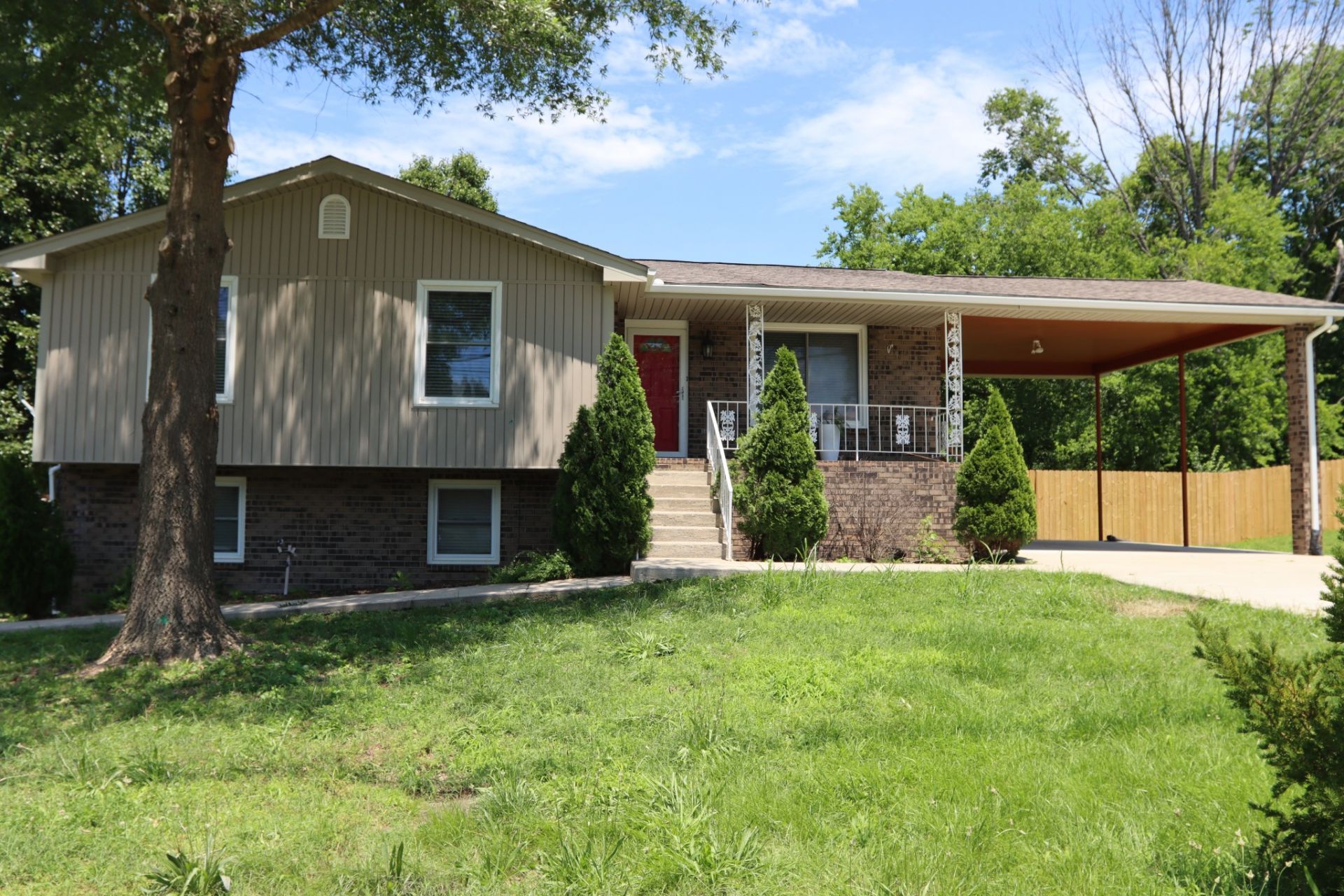 3864 Lunn Dr , Nashville, TN 37218 Main Photo