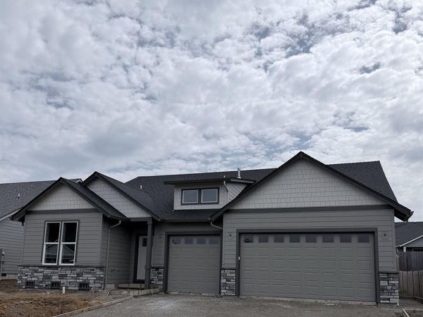 462 NE Cedar St, Sublimity, OR 97385