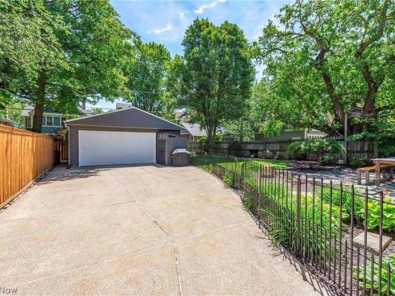 1503 Waterbury Road , Lakewood, OH 44107 Photo 47