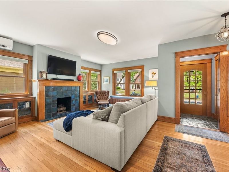1503 Waterbury Road , Lakewood, OH 44107 Photo 5