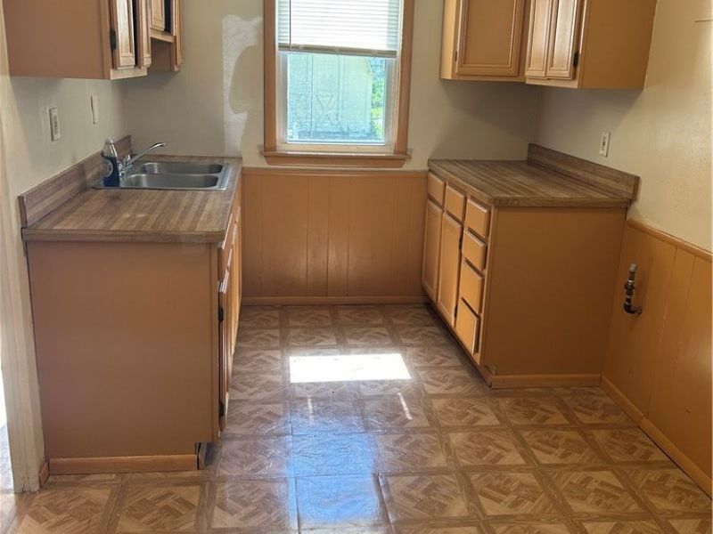 23338 Roger Drive , Euclid, OH 44123 Photo 6