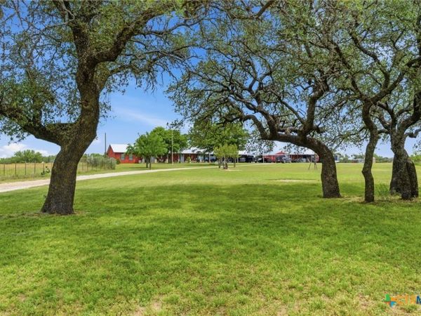 1360 W US Hwy 84, Mullin, TX 76864