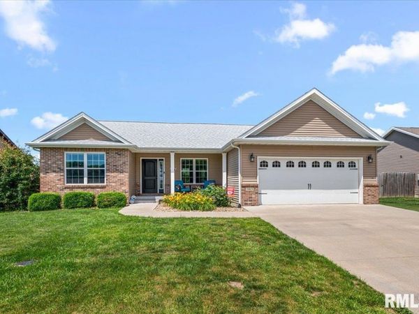 1815 PRAIRIE VISTA Drive, Chatham, IL 62629