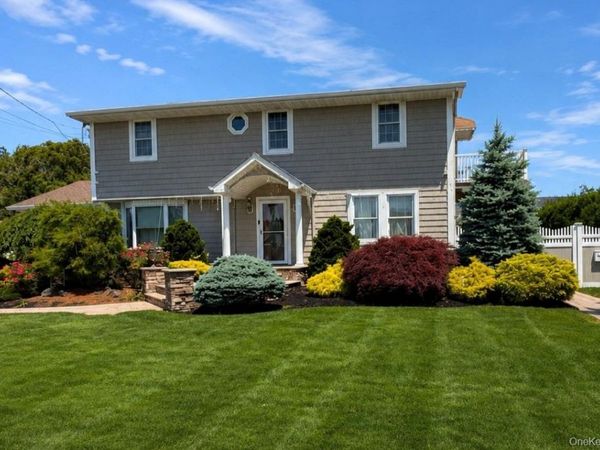 340 50th Street , Lindenhurst, NY 11757