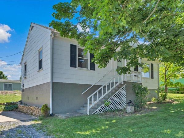 403 McCorkle DR, Lexington, VA 24450