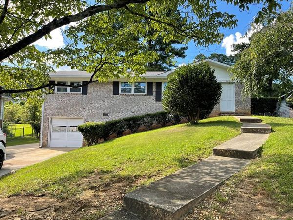 2910 Marlin Drive , Atlanta, GA 30341