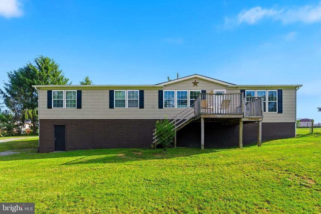 1898 Sawmill Road, Hedgesville, WV 25427 Main Photo