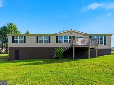 1898 SAWMILL ROAD, HEDGESVILLE, WV 25427