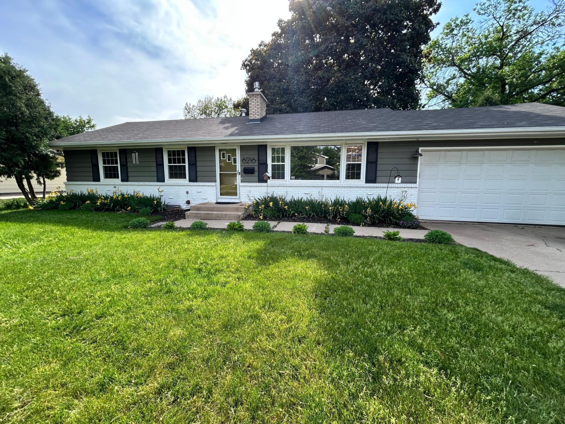6216 Chowen Avenue S, Edina, MN 55410