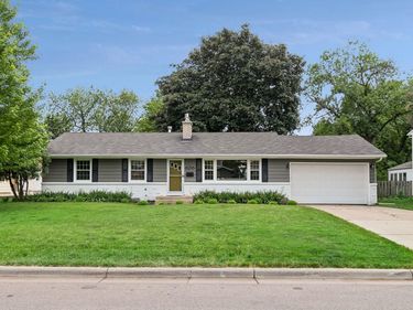 6216 Chowen Avenue S, Edina, MN 55410