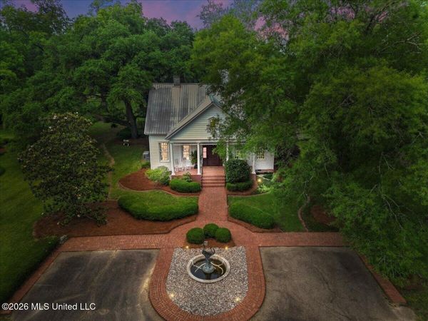 3826 Mississippi 18 , Brandon, MS 39042