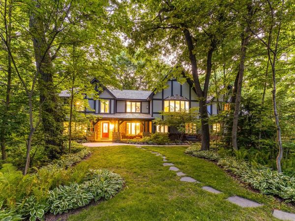28588 N Tanglewood Court , Libertyville, IL 60048