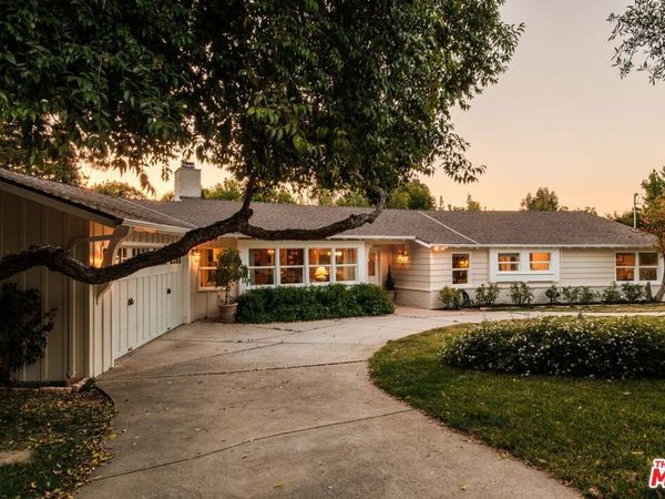 4811 Corbin Avenue, Tarzana, CA 91356