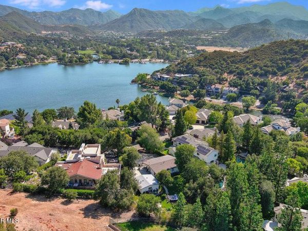 279 Lake Sherwood Drive , Lake Sherwood, CA 91361