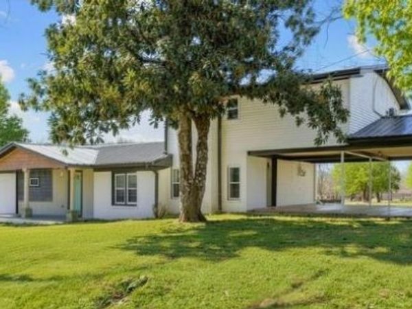 405 Fairfield Rd , Bethpage, TN 37022