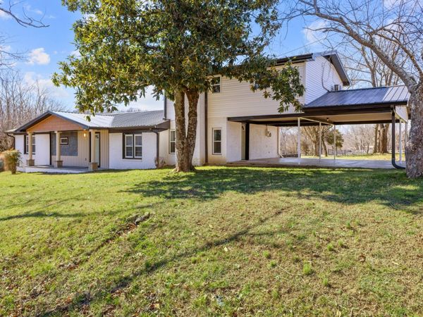 405 Fairfield Rd , Bethpage, TN 37022