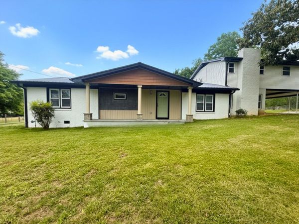 405 Fairfield Rd , Bethpage, TN 37022