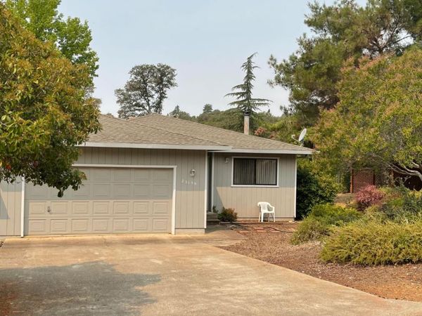 23196 Lone Pine Dr, Auburn, CA 95602