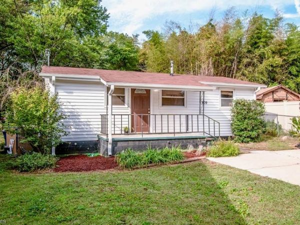 809 N Mulberry Street , Statesville, NC 28677