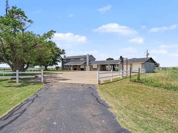 21145 Us Highway 62 , Headrick, OK 73549