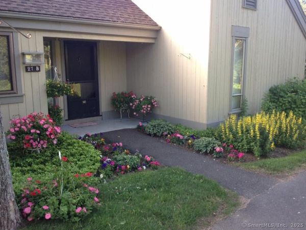 27 Heritage , Unit B, Southbury, CT 06488