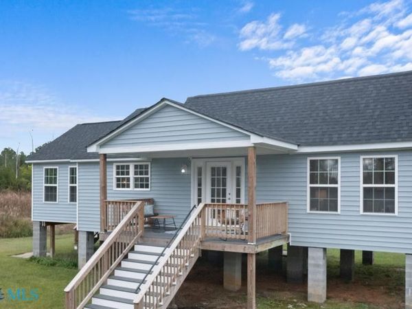 10104 Smiley Road , Hayes, VA 23072