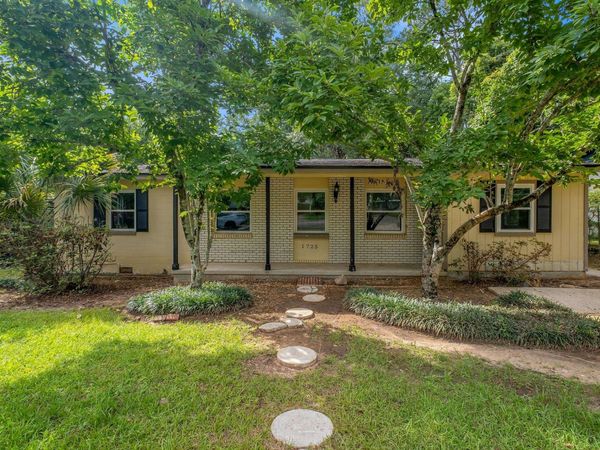 1725 Atkamire Drive, Tallahassee, FL 32304
