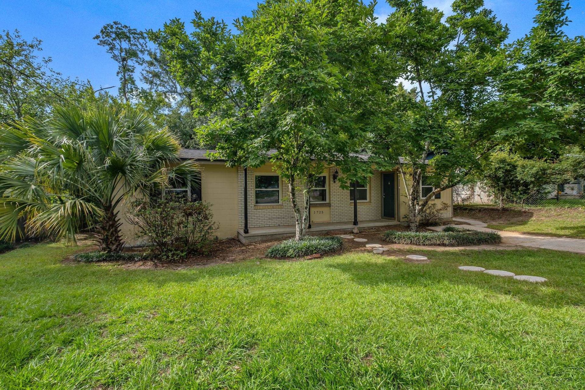 1725 Atkamire Drive, Tallahassee, FL 32304 Photo