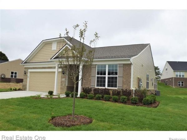 1113 Lark Street, Orion Twp, MI 48360