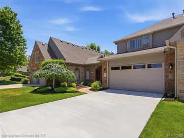 10822 Sparkling Waters Court , Green Oak Twp, MI 48178