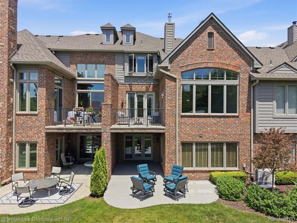 10822 Sparkling Waters Court, Green Oak Township, Mi 48178