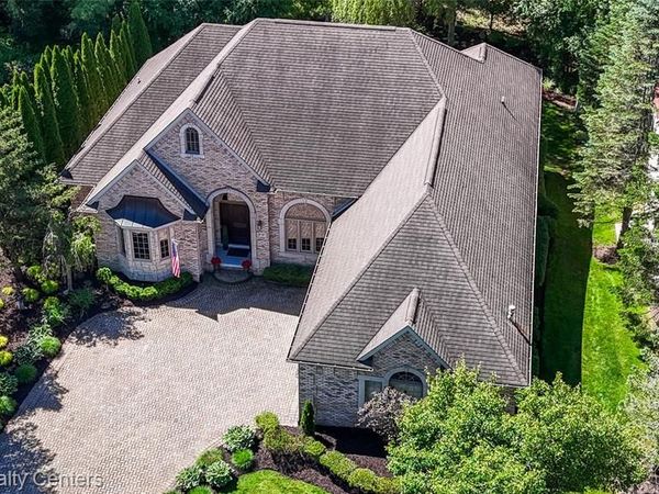 32407 Maria Court, Livonia, MI 48152