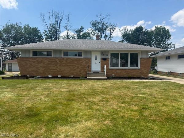 7326 Dell Haven Drive , Parma, OH 44130