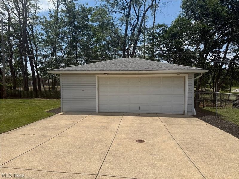 7326 Dell Haven Drive , Parma, OH 44130 Photo 17