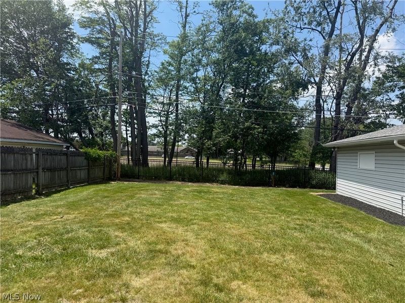 7326 Dell Haven Drive , Parma, OH 44130 Photo 18