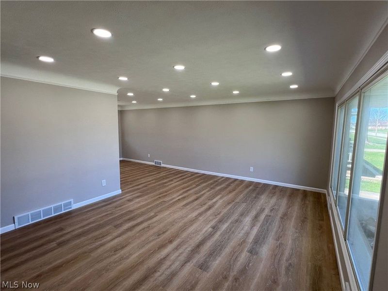 7326 Dell Haven Drive , Parma, OH 44130 Photo 2