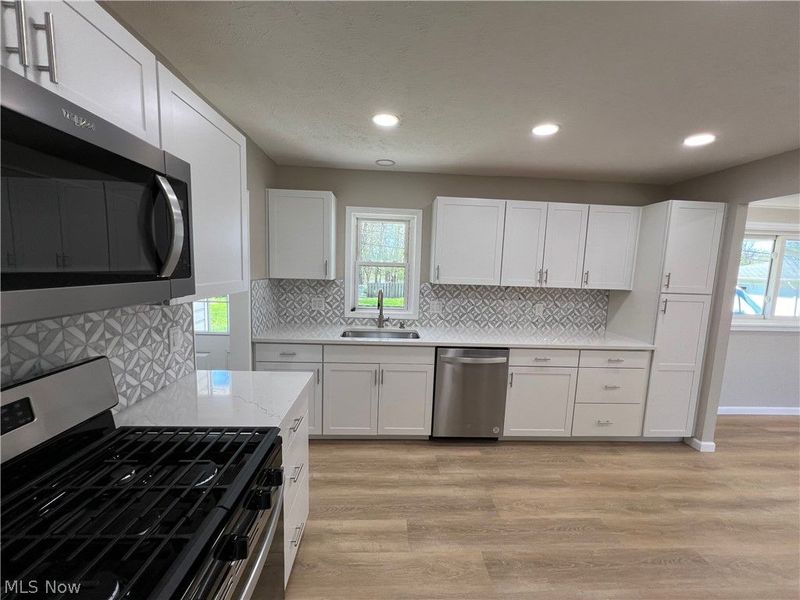 7326 Dell Haven Drive , Parma, OH 44130 Photo 4